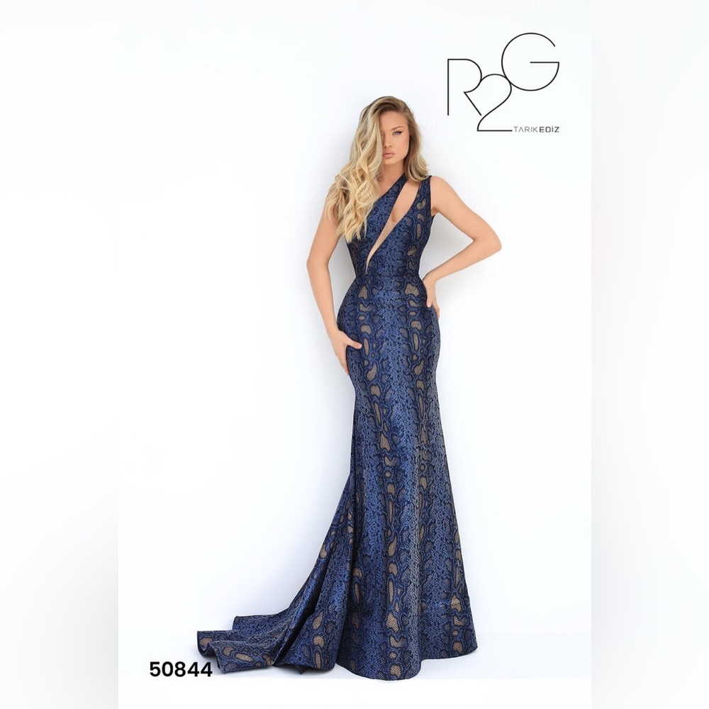 Tarik Ediz Navy Lace Prom Dress